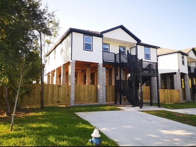 622 Maple Way, Houston TX 77015
