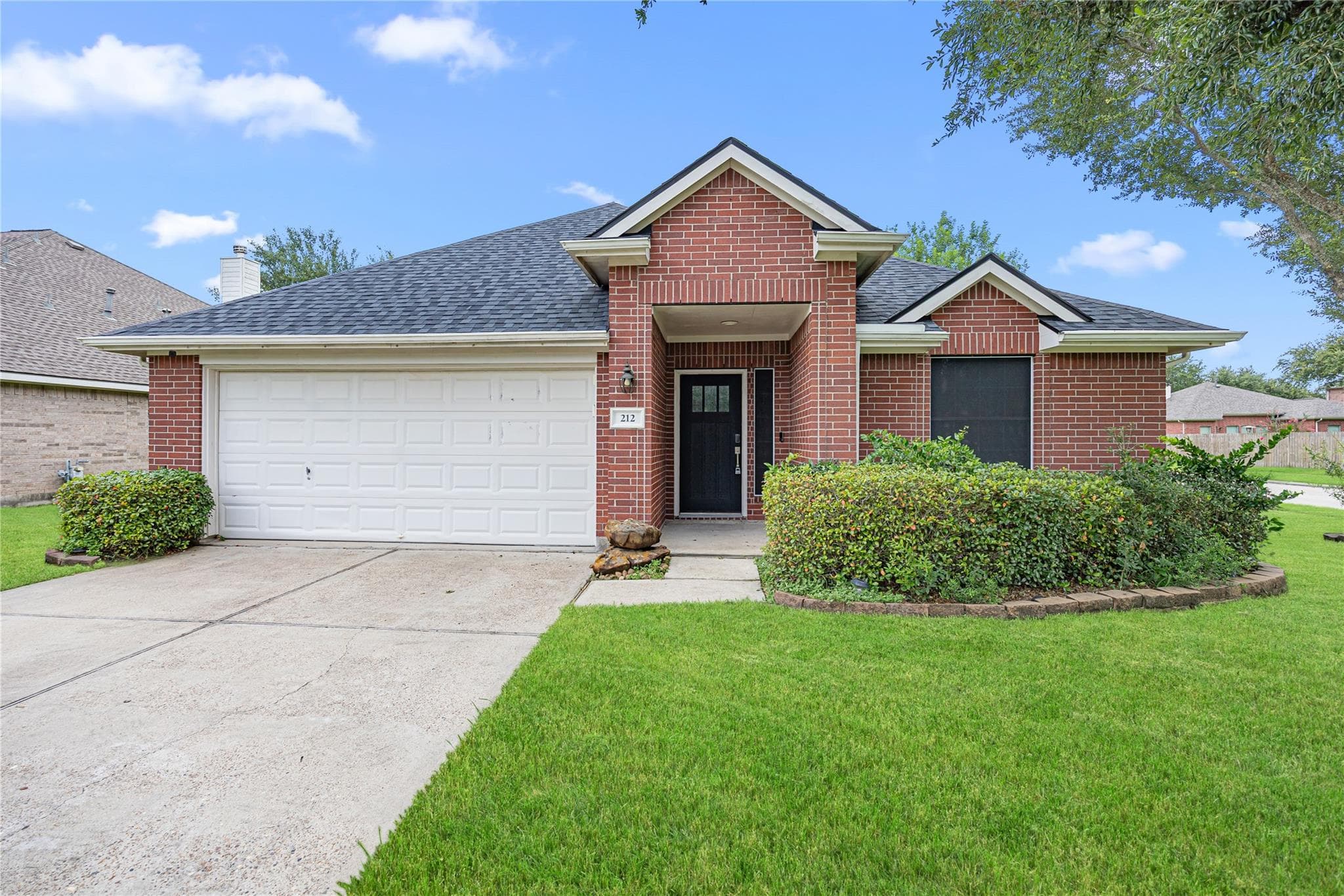 212 Silverbrook Lane, Dickinson TX 77539